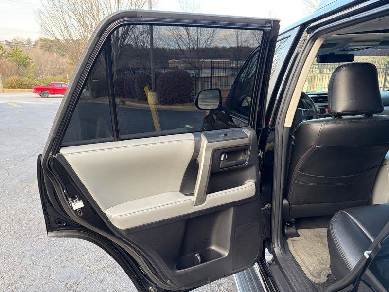 Used 2010 Toyota 4Runner SR5 image 29