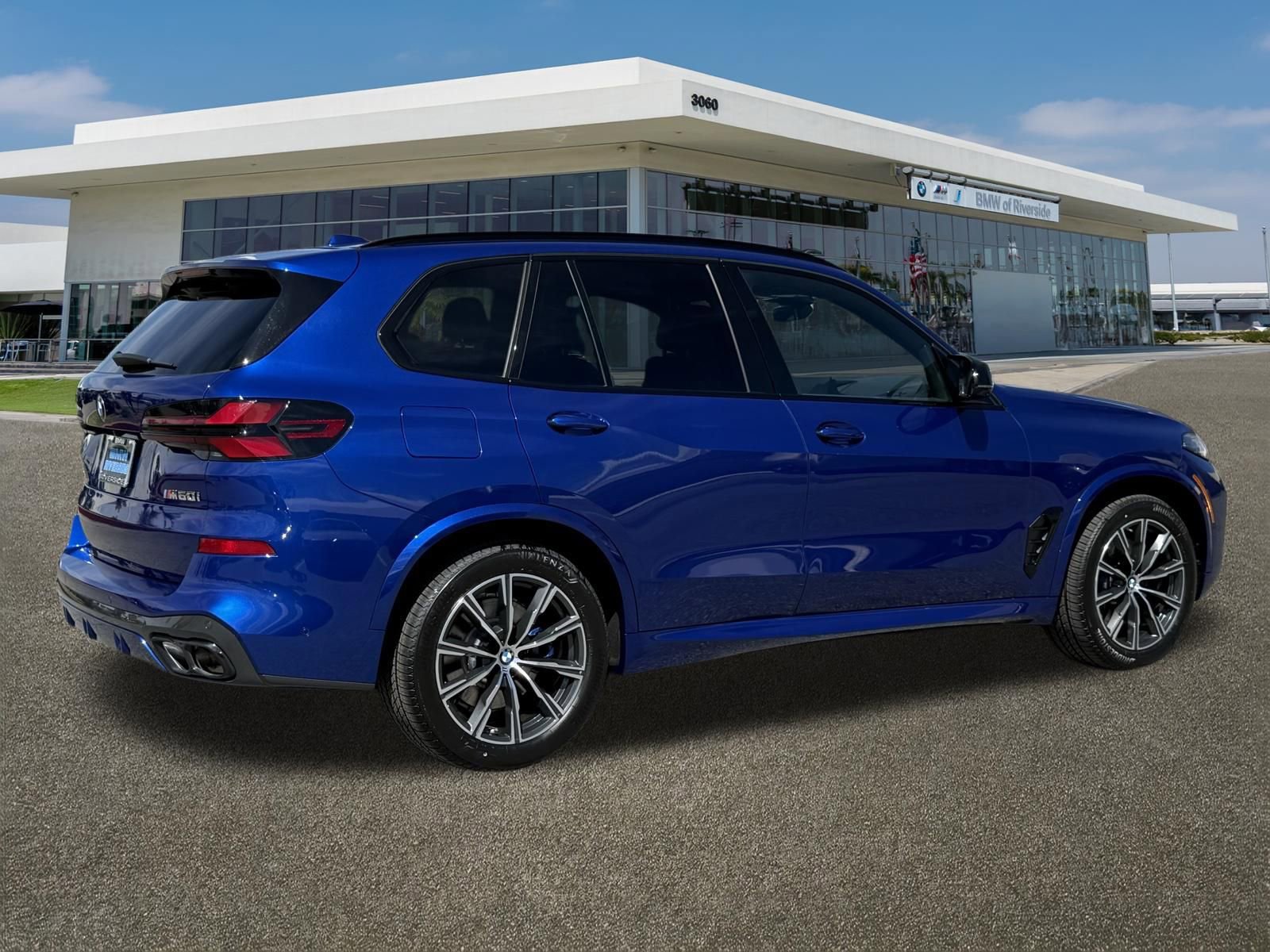 Used 2026 BMW X5 M60i image 11