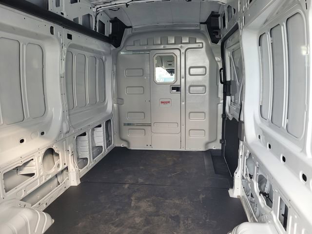 New 2023 Ford E-Transit 148 High Roof image 4