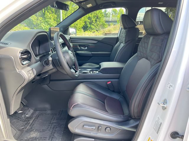 New 2026 Honda Pilot Black Edition image 16