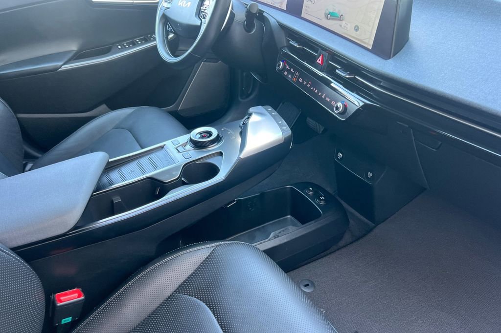 Used 2024 Kia EV6 Wind w/ Wind Technology Package RWD image 18