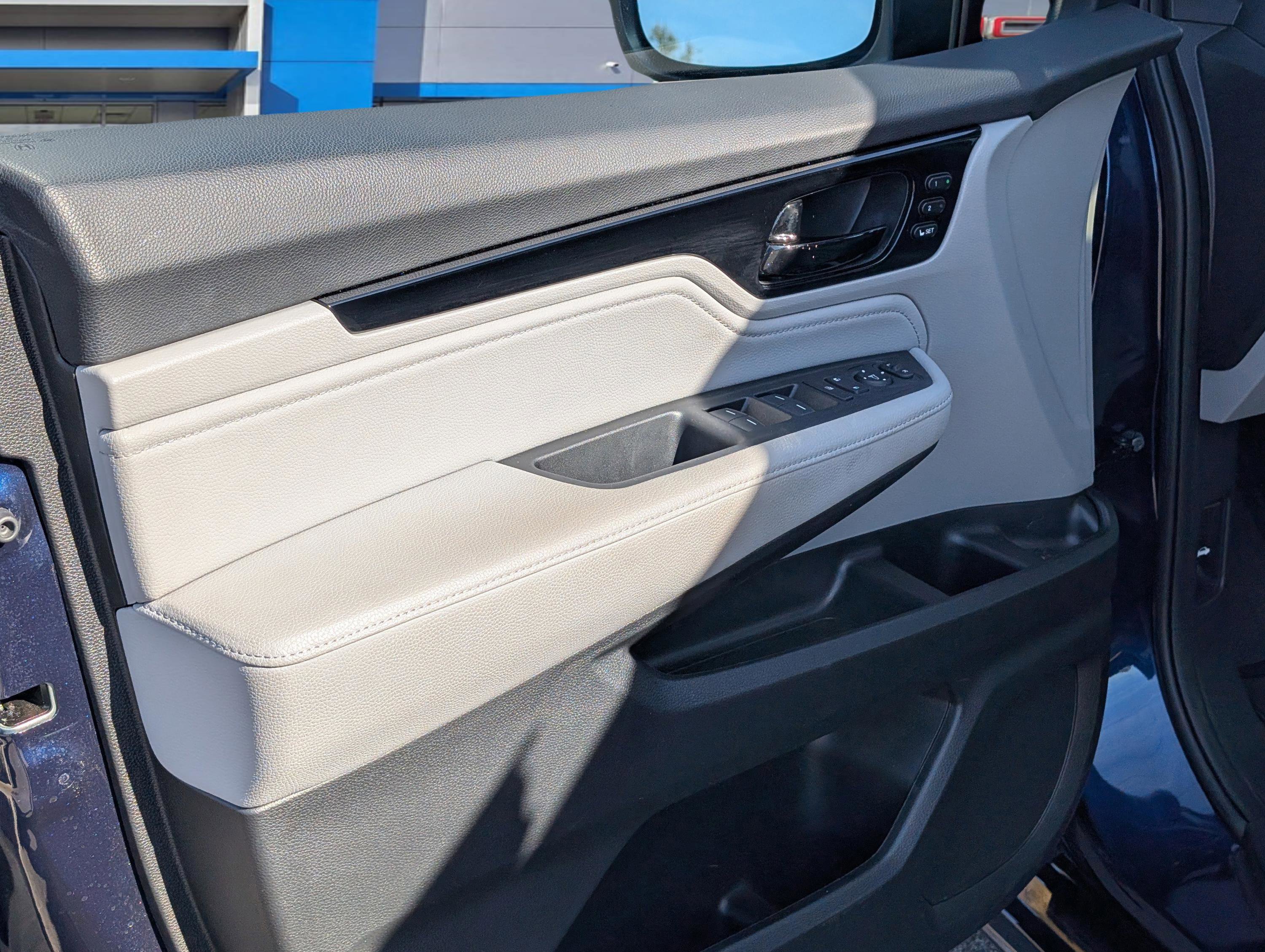 Used 2023 Honda Odyssey Touring image 16