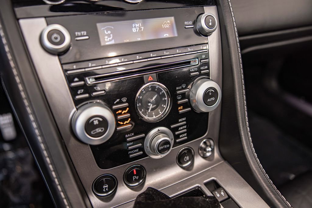 Used 2010 Aston Martin V8 Vantage Roadster RWD image 29