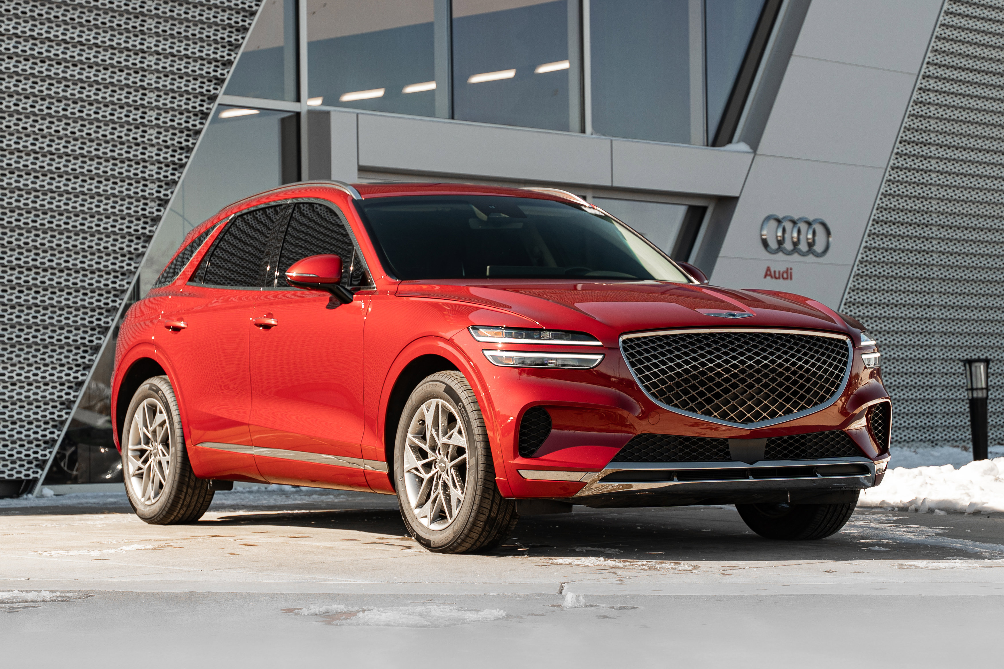 Used 2022 Genesis GV70 2.5T w/ Select Package image 1