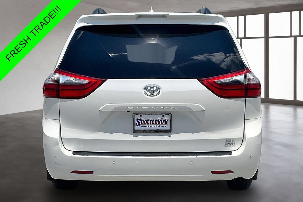 Used 2020 Toyota Sienna XLE Premium AWD/4WD image 5