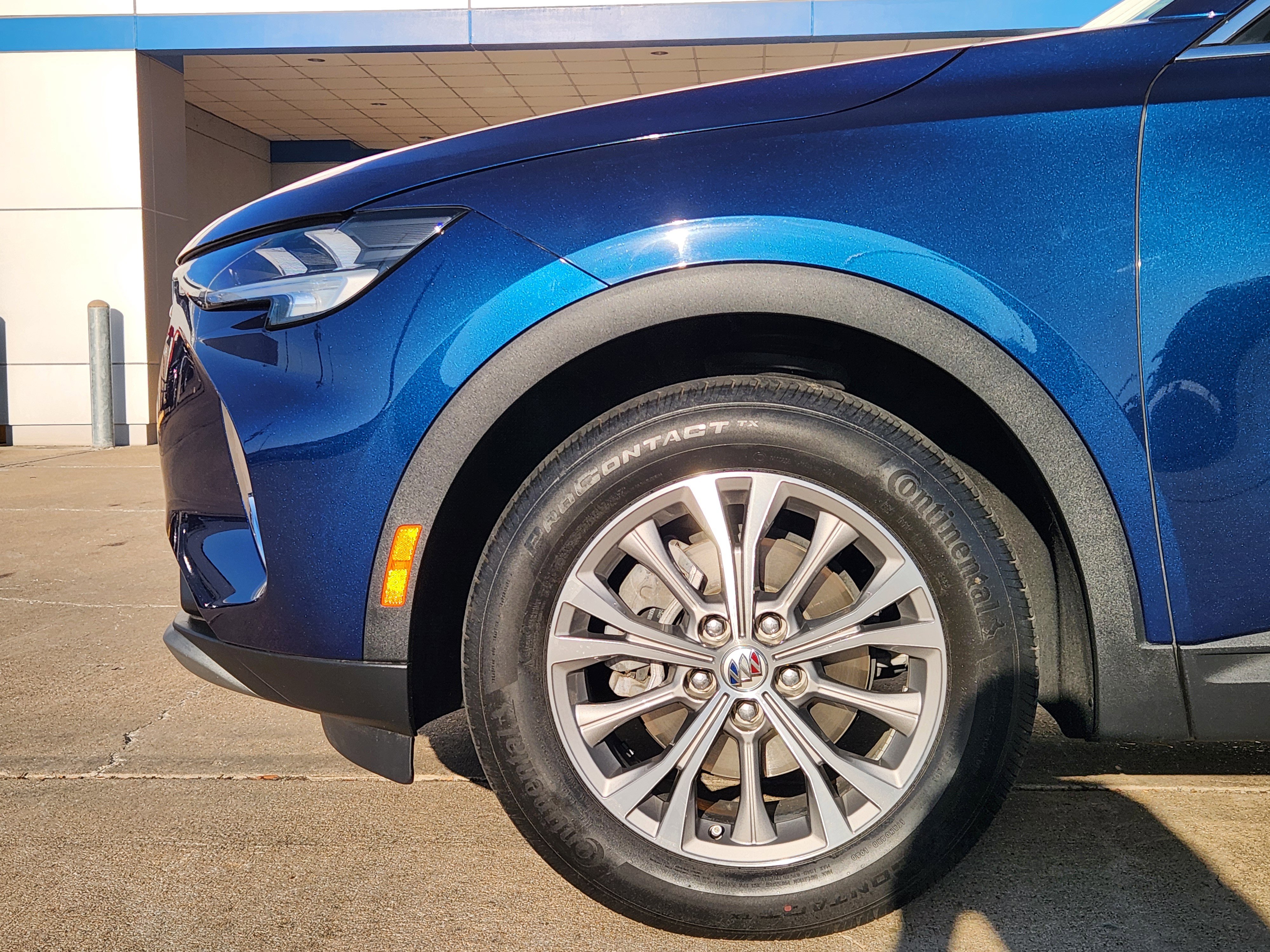 Used 2023 Buick Envision Preferred image 9