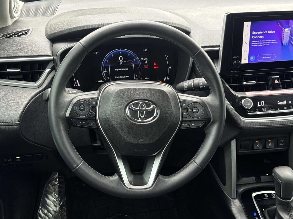 Used 2024 Toyota Corolla Cross XLE w/ Convenience Package FWD image 7