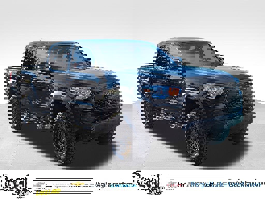 Used 2022 Toyota Tacoma SR5 w/ Trail Edition image 2