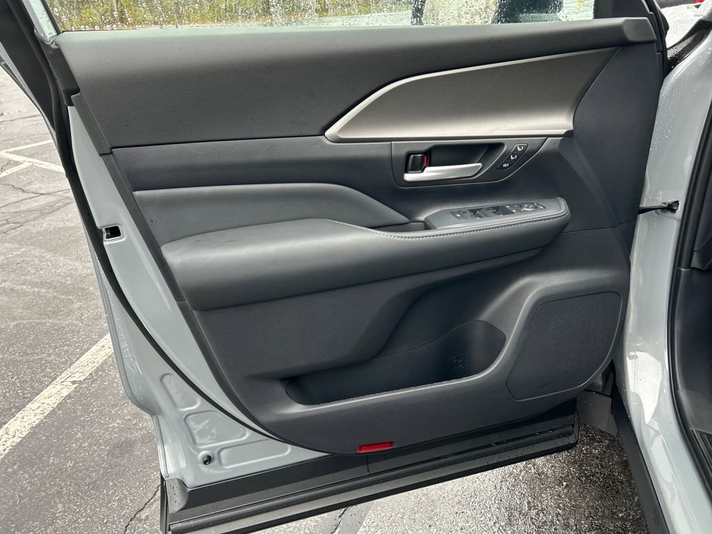 New 2026 Toyota Grand Highlander AWD Hybrid image 10
