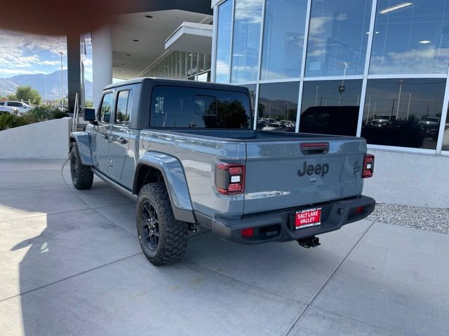 Used 2025 Jeep Gladiator Sport AWD/4WD image 4