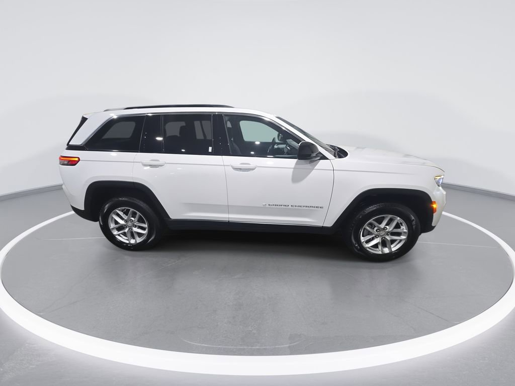 New 2025 Jeep Grand Cherokee Laredo X w/ Trailer Tow Package image 9