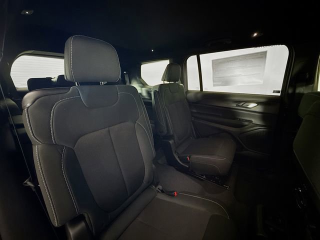 New 2025 Jeep Grand Cherokee L Laredo image 26