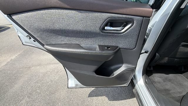 Used 2021 Nissan Rogue SV AWD/4WD image 34