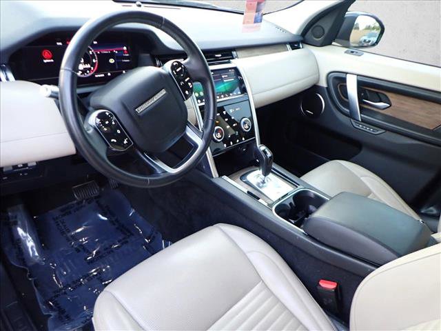 Used 2020 Land Rover Discovery Sport SE image 11
