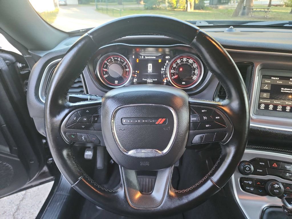 Used 2019 Dodge Challenger SXT image 14