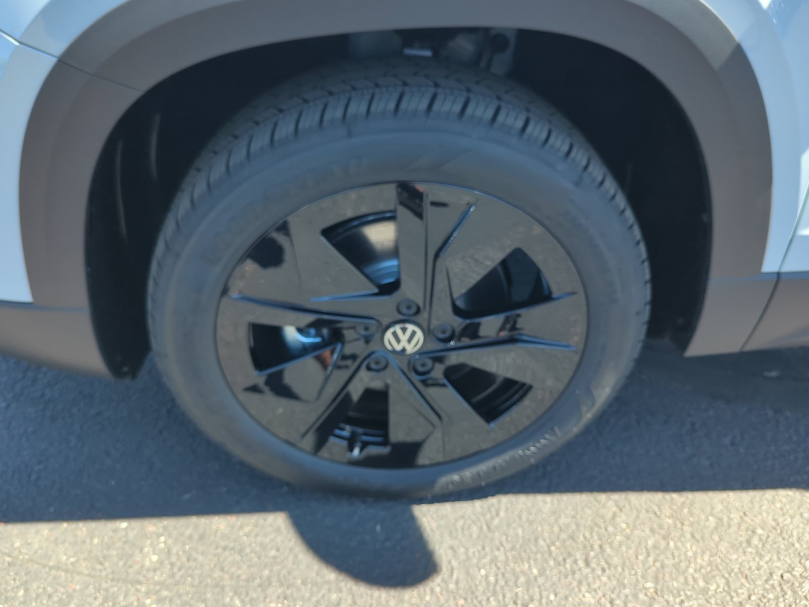 New 2026 Volkswagen Taos SE FWD image 25