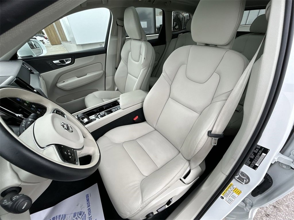 Certified 2023 Volvo XC60 B5 Core w/ Climate Package image 15