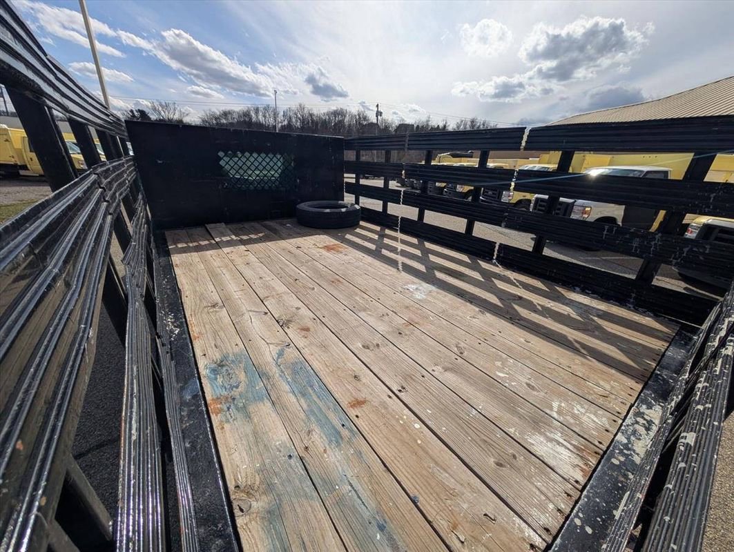 Used 2005 Ford F450 2WD Regular Cab Super Duty image 21