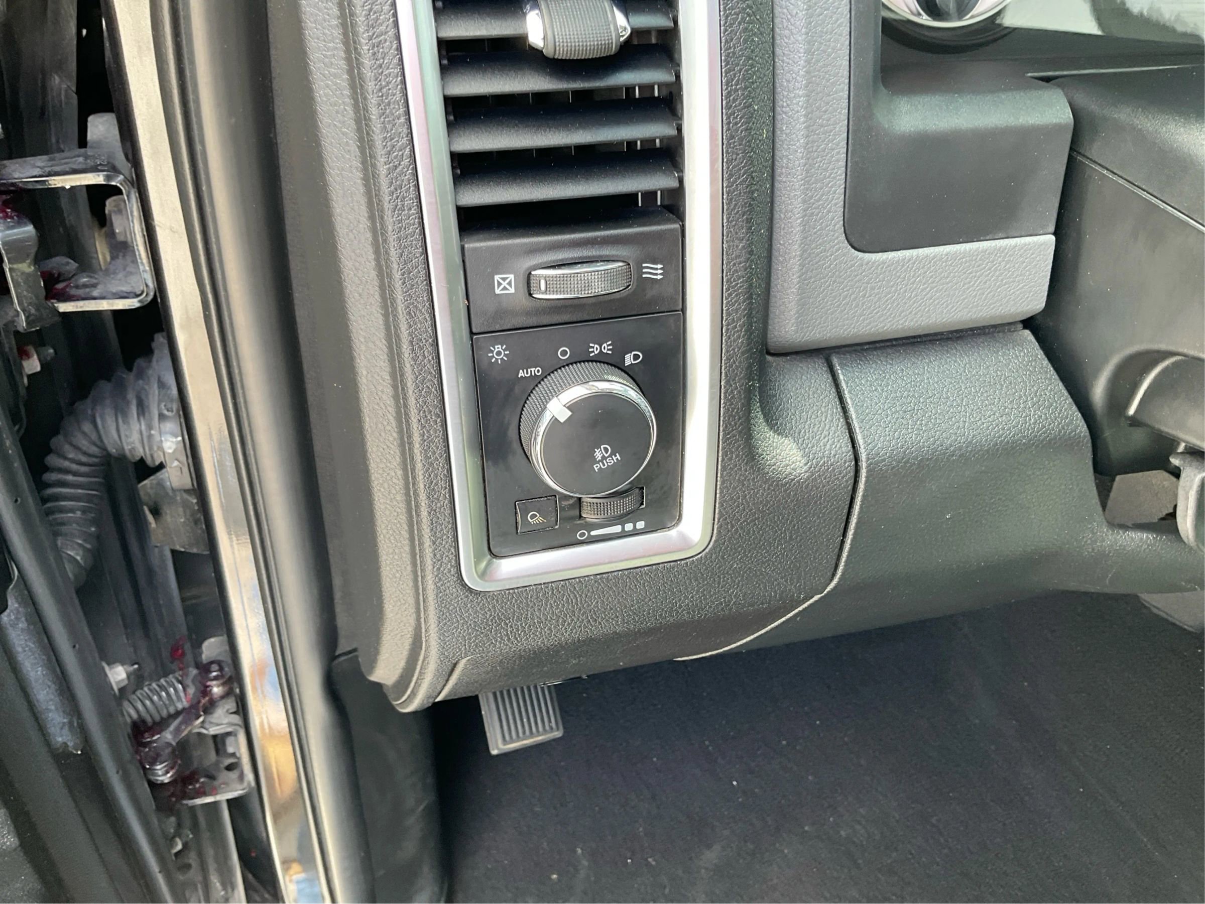 Used 2016 RAM 1500 Big Horn RWD image 15