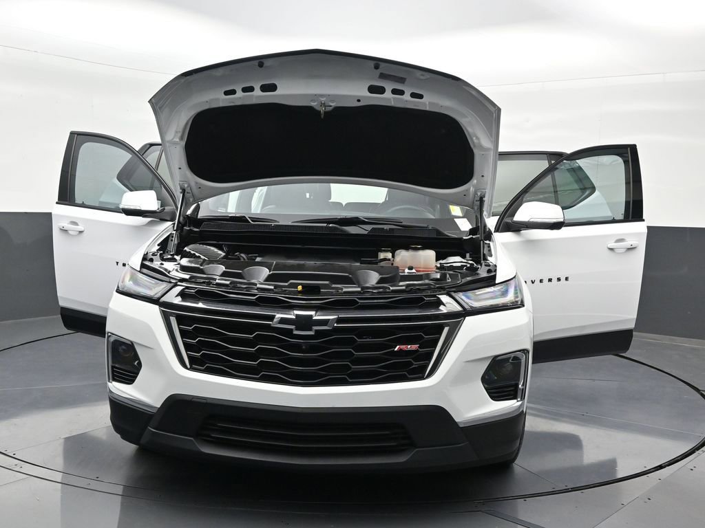Used 2023 Chevrolet Traverse RS FWD image 42