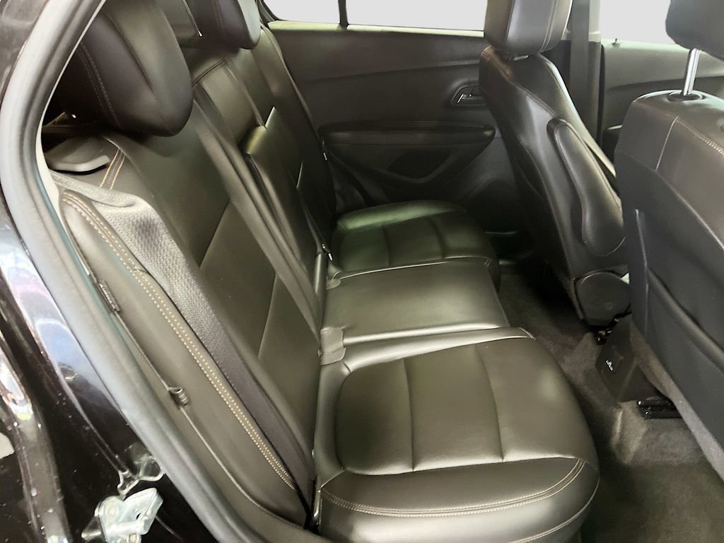 Used 2022 Chevrolet Trax LT w/ Premium Seat Package image 26
