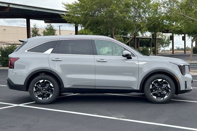 New 2026 Kia Sorento S w/ S Panoramic Sunroof Package image 3