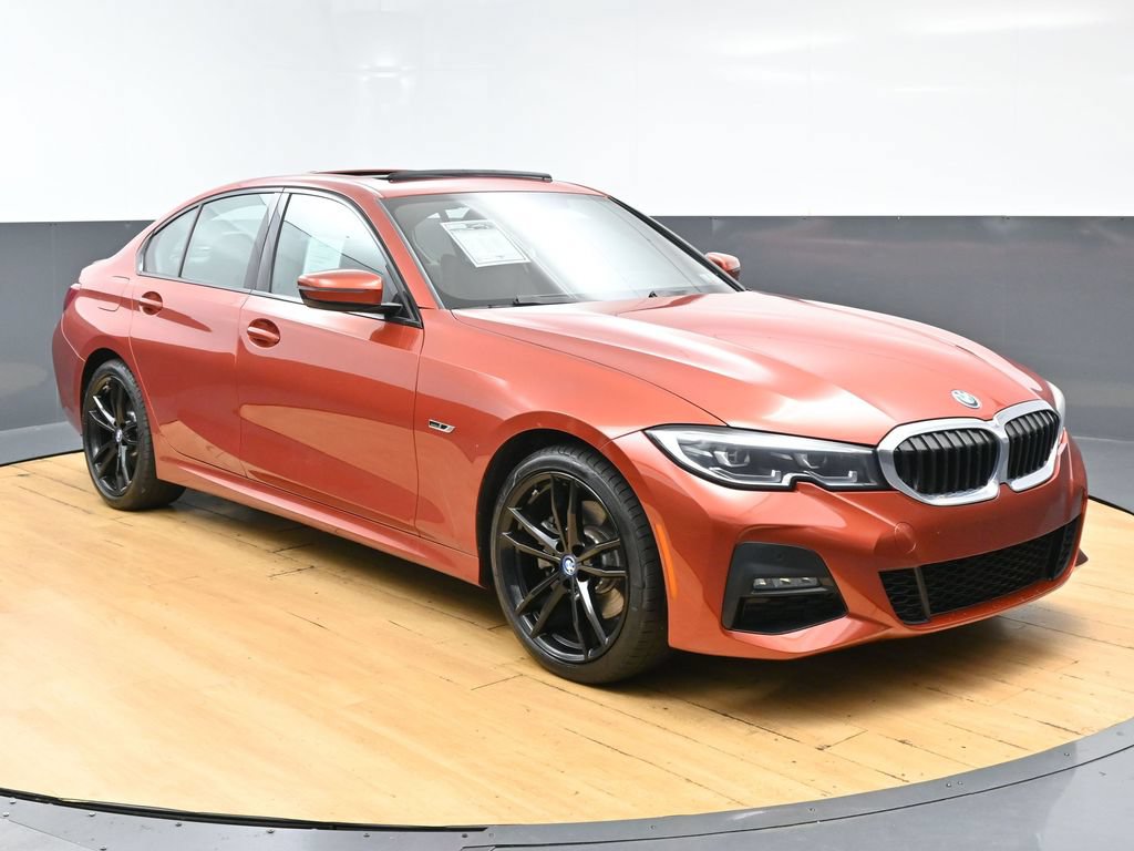 Used 2022 BMW 330e w/ M Sport Package RWD image 3