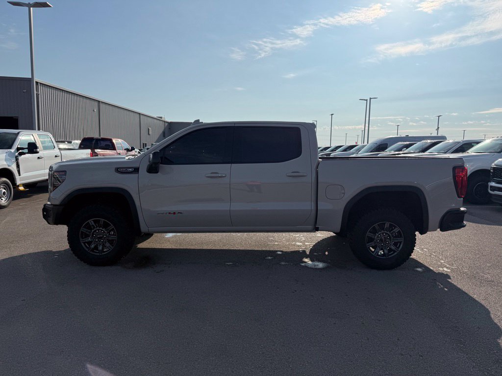 Used 2026 GMC Sierra 1500 AT4X w/ LPO, Black Badging Package AWD/4WD image 22