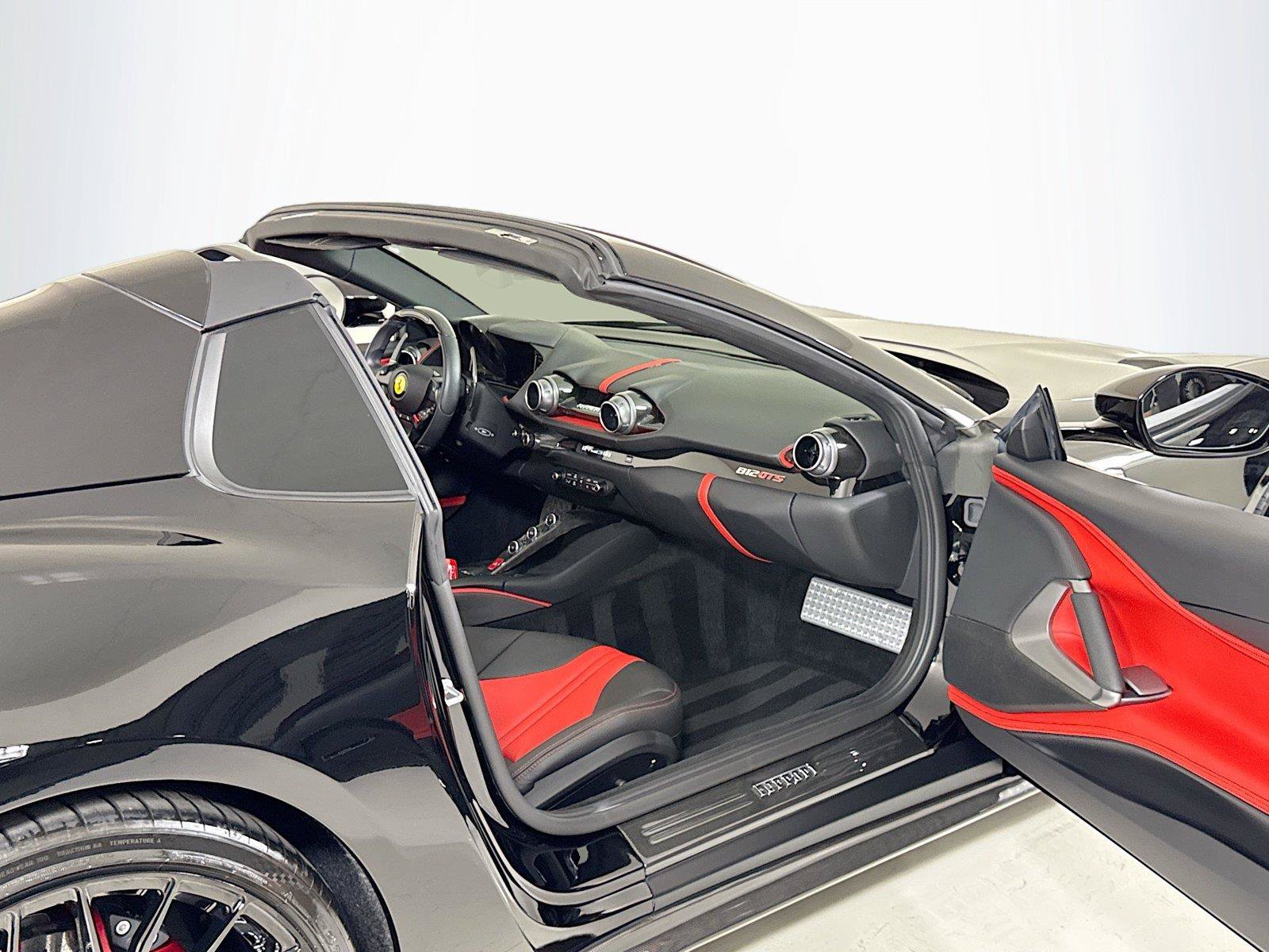 Used 2021 Ferrari 812 GTS RWD image 31