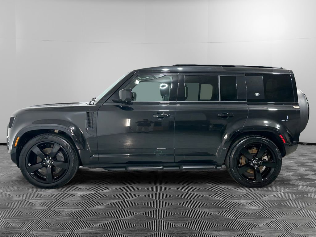 Used 2024 Land Rover Defender 110 X-Dynamic SE image 2