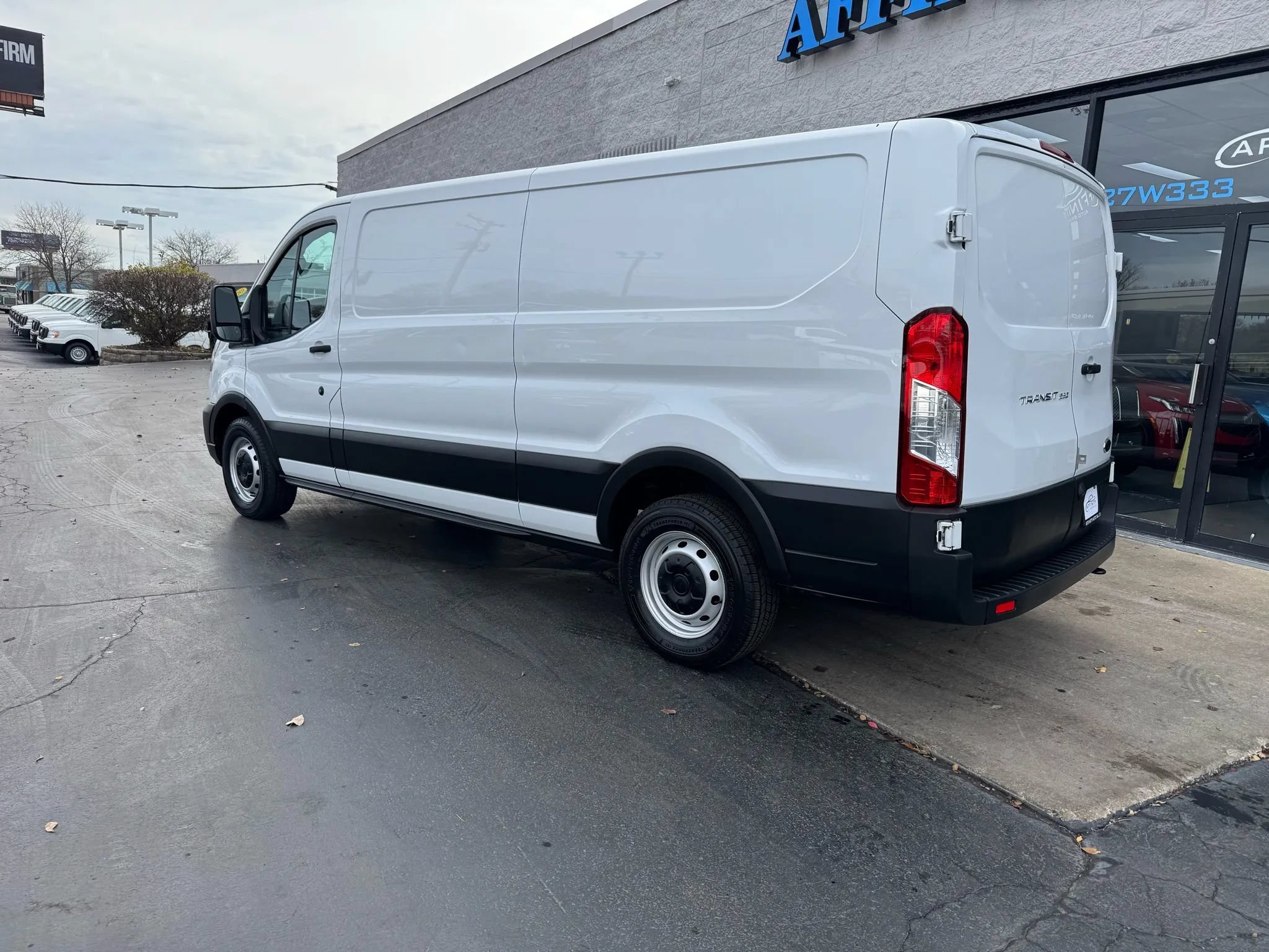 Used 2021 Ford Transit 250 Low Roof RWD image 5
