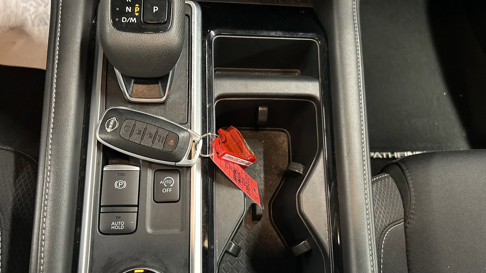 Used 2025 Nissan Pathfinder SV image 32