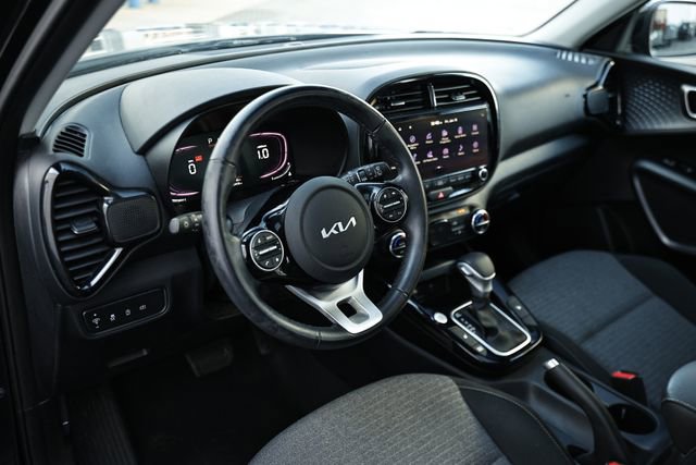 Used 2023 Kia Soul EX image 17
