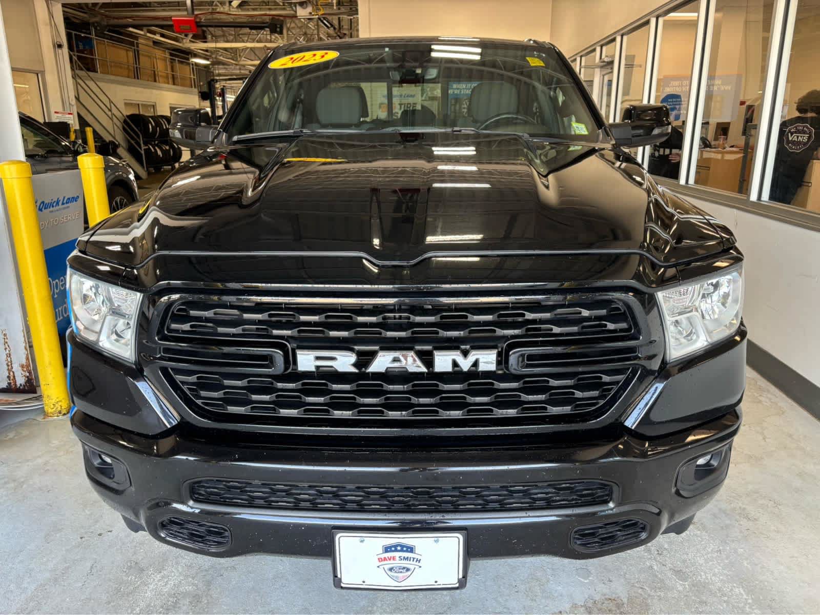 Used 2023 RAM 1500 Big Horn AWD/4WD image 3
