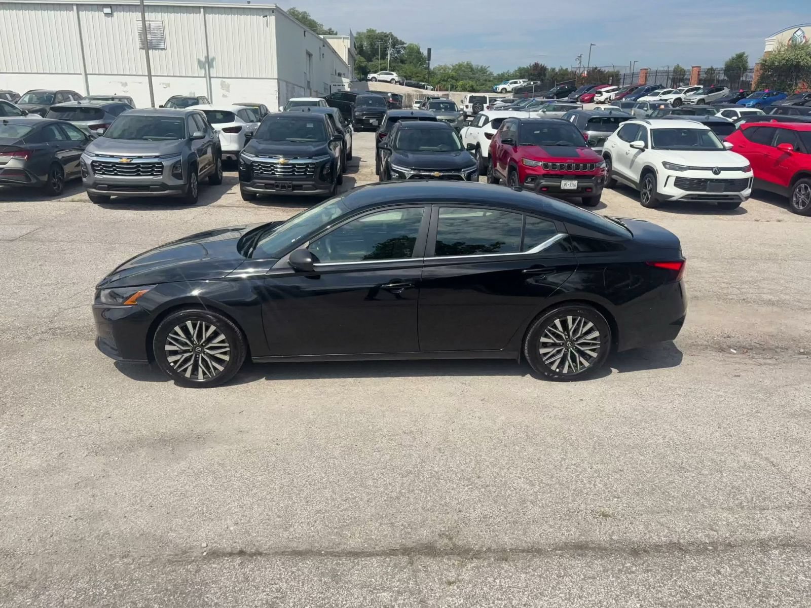 Used 2026 Nissan Altima 2.5 SV FWD image 8