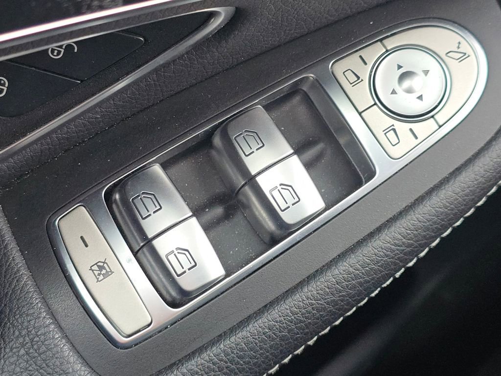 Certified 2018 Mercedes-Benz GLC 300 4MATIC image 26