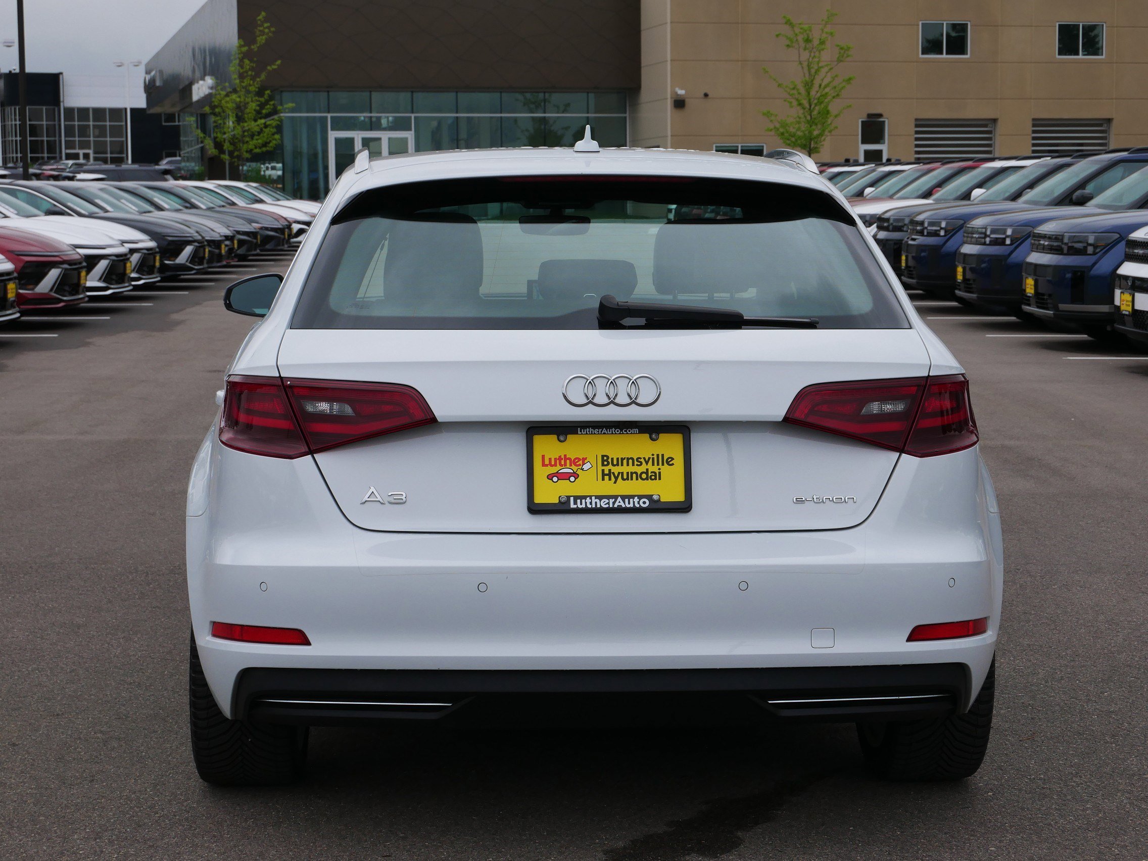Used 2016 Audi A3 e-tron Premium Plus w/ Premium Plus Package FWD image 6