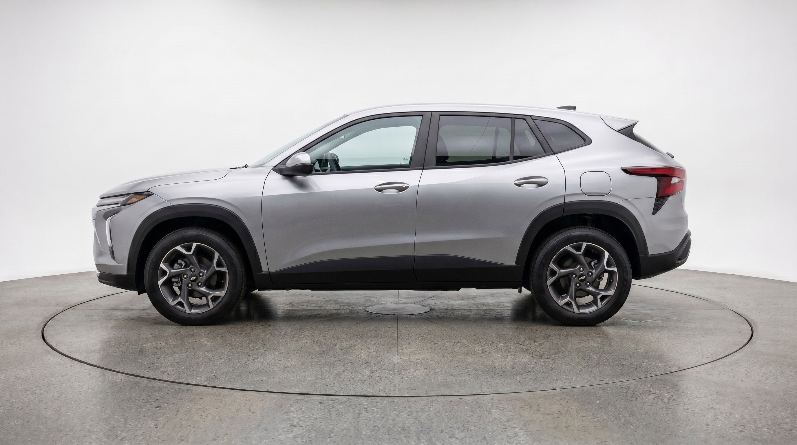 Used 2025 Chevrolet Trax LT FWD image 5