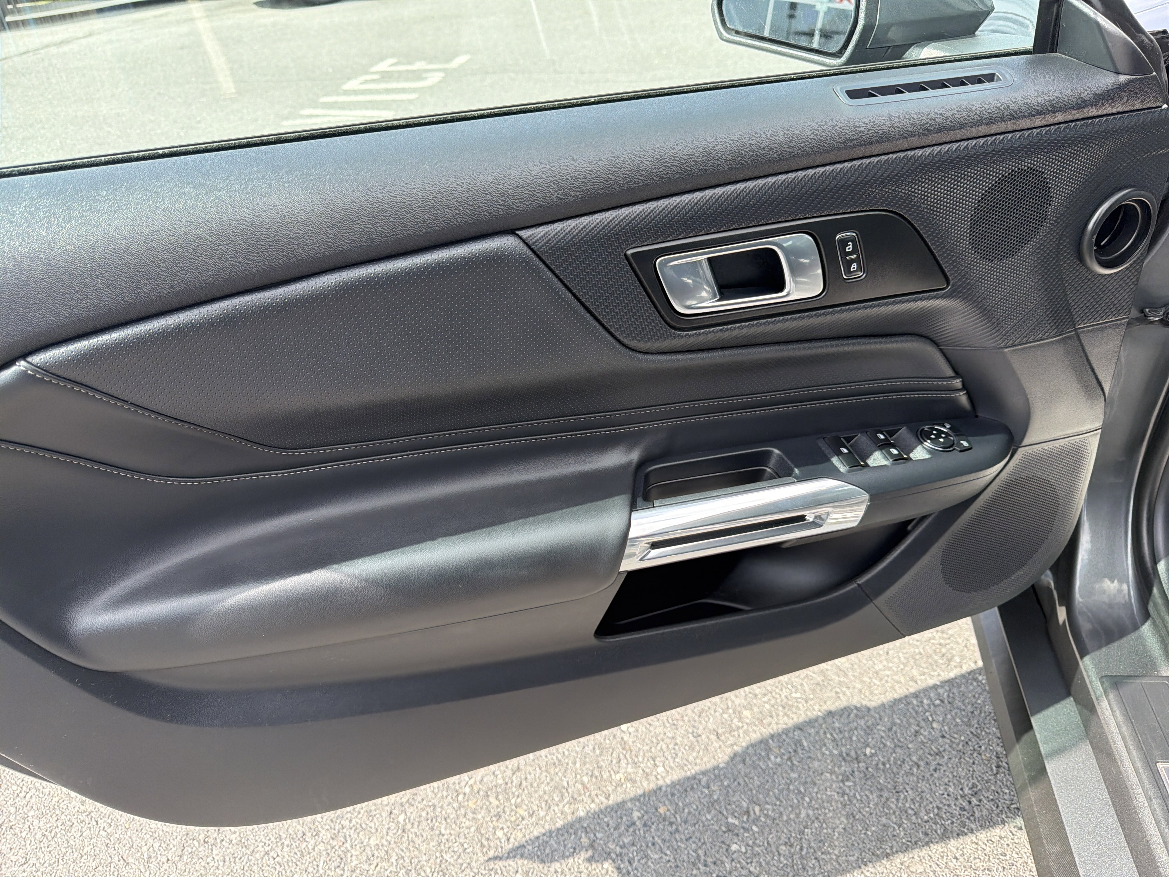 Certified 2025 Ford Mustang Premium image 15