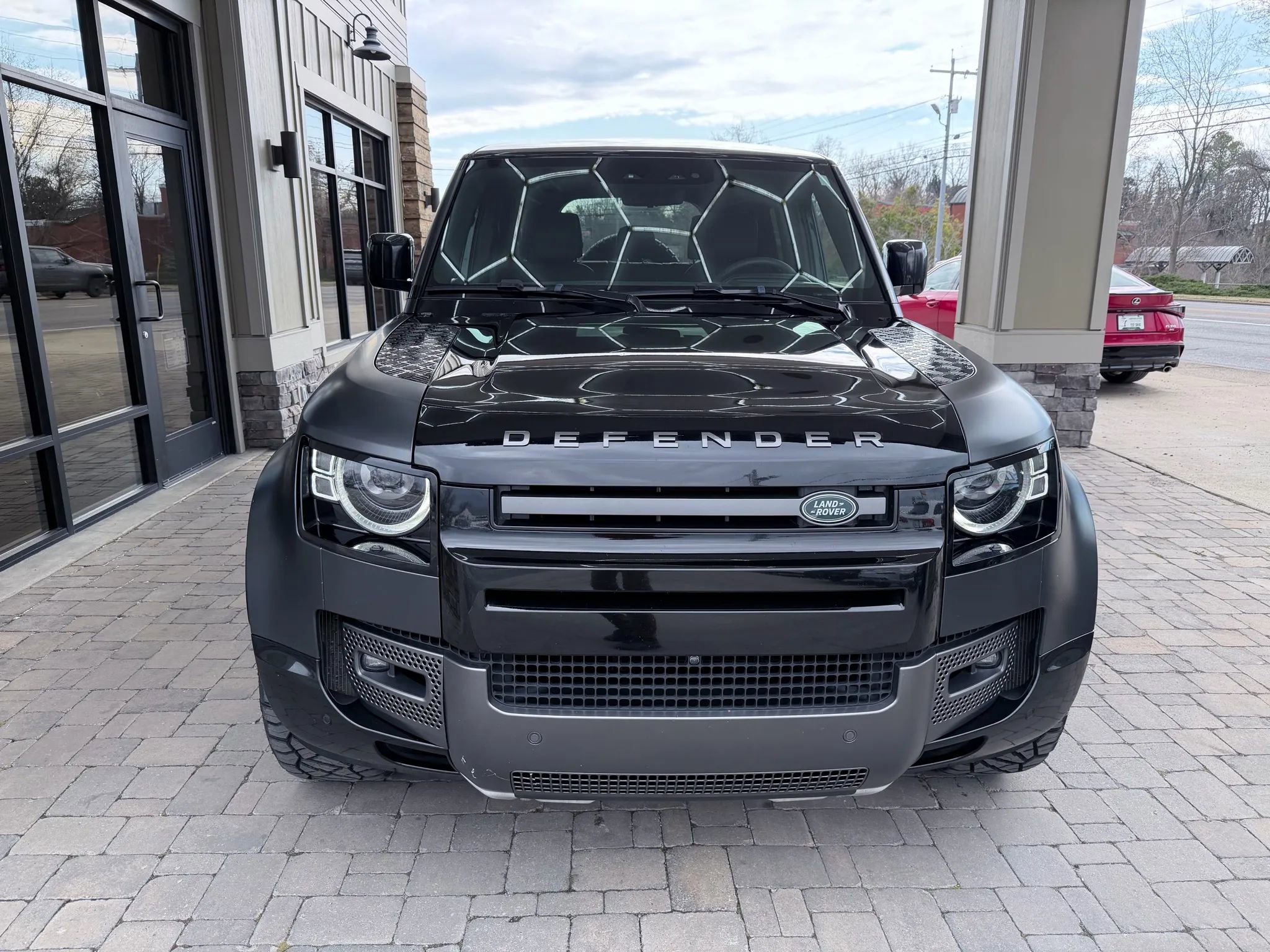 Used 2023 Land Rover Defender 110 V8 image 9