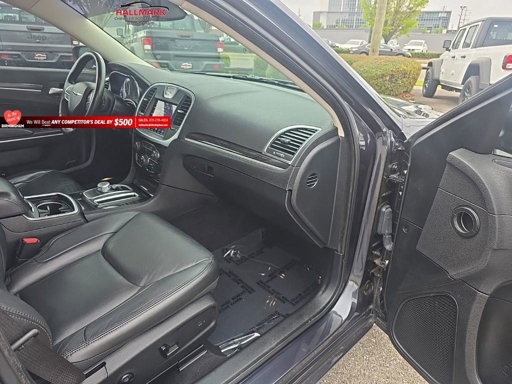 Used 2019 Chrysler 300 Touring L w/ Quick Order Package 22F image 19