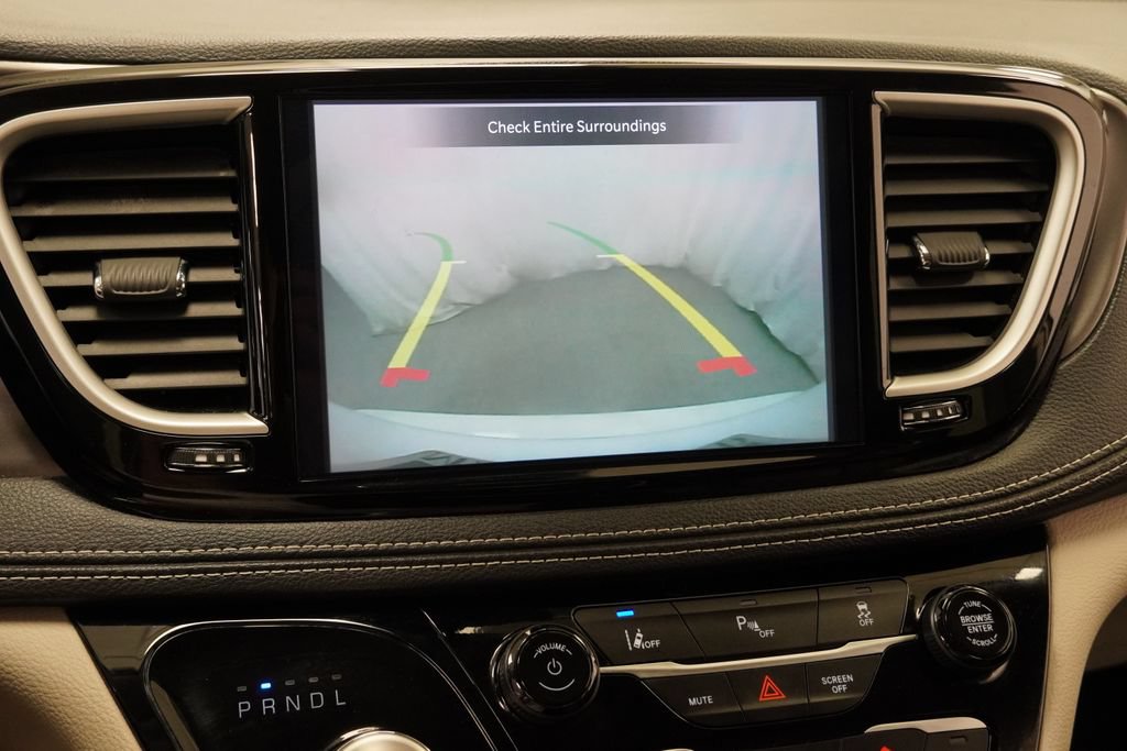 Used 2024 Chrysler Pacifica Limited FWD image 34