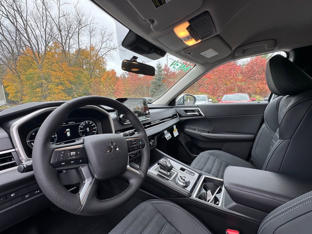 New 2025 Mitsubishi Outlander SE AWD/4WD image 9
