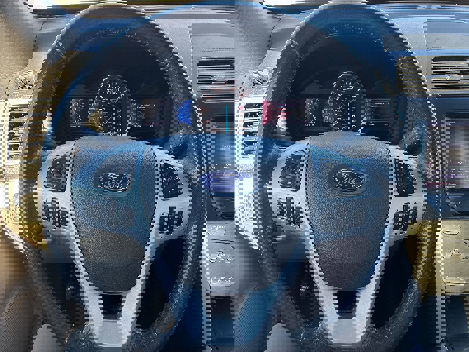 Used 2013 Ford Explorer XLT image 25