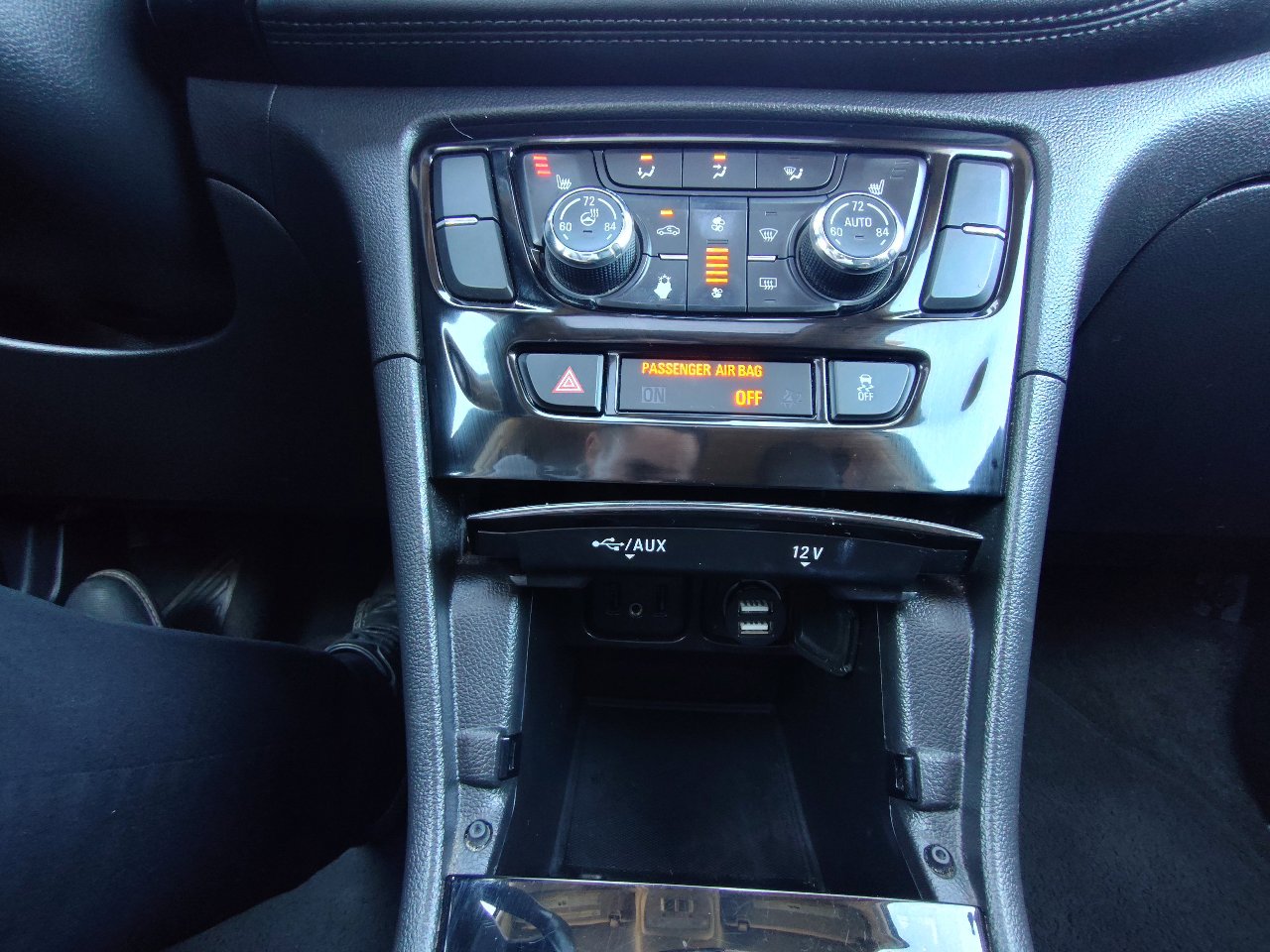 Used 2018 Buick Encore Essence image 21