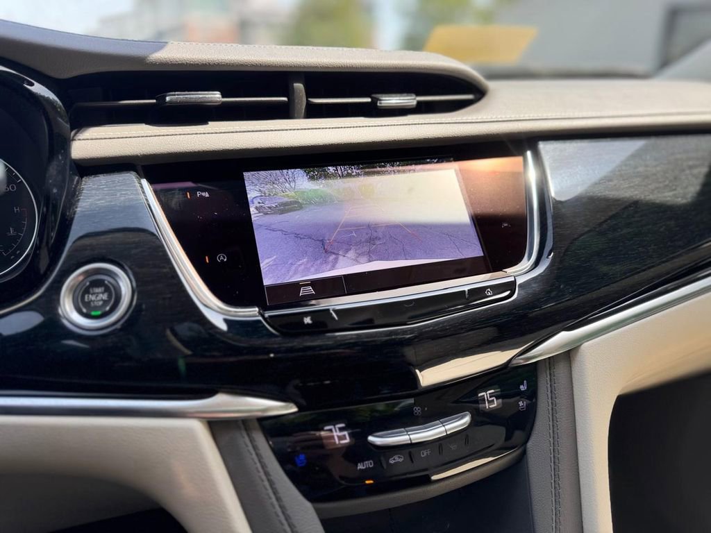 Used 2023 Cadillac XT6 Premium Luxury w/ LPO, Floor Liner Package AWD/4WD image 17
