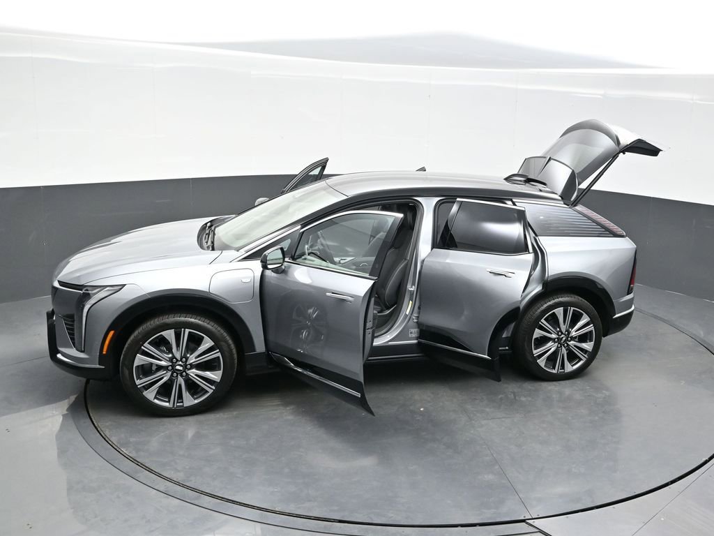New 2026 Cadillac Optiq Luxury 2 AWD/4WD image 41