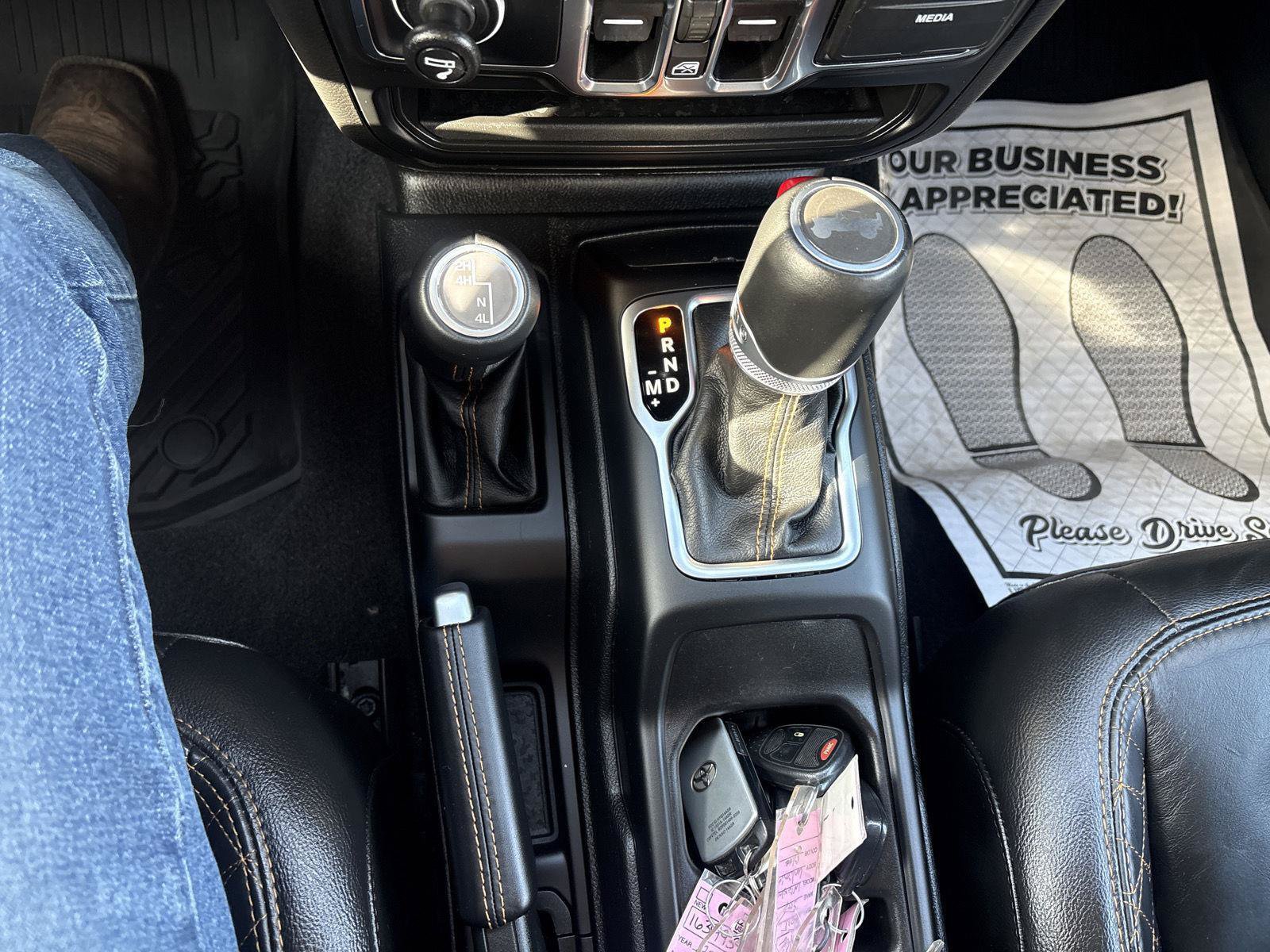 Used 2023 Jeep Wrangler Unlimited Sahara AWD/4WD image 23