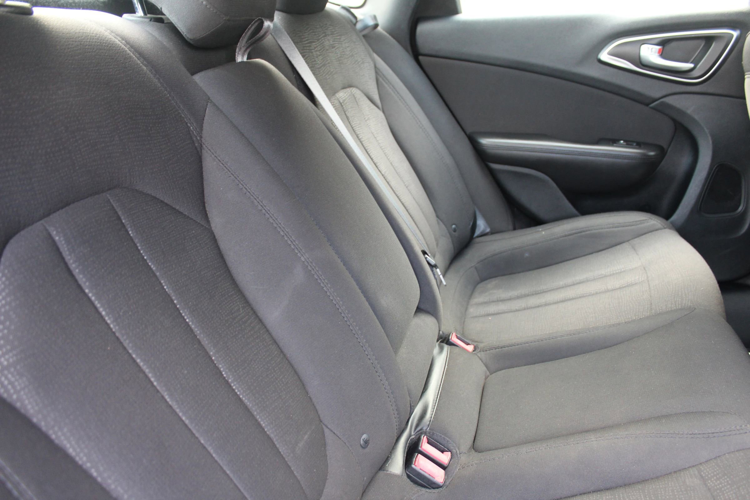 Used 2015 Chrysler 200 Limited w/ Convenience Group image 15