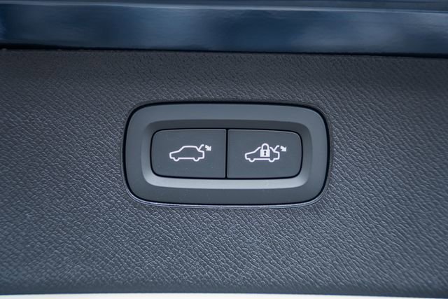 New 2026 Volvo XC90 T8 Plus w/ Protection Package Premier image 11